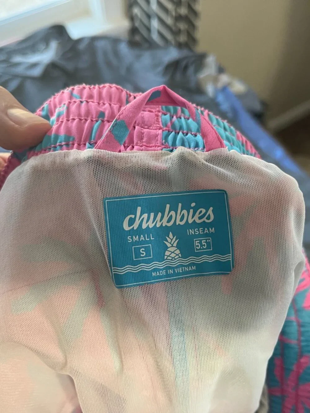 🌊 Chubbies Men's Pink Blue Swim Trunks Shorts 5.5